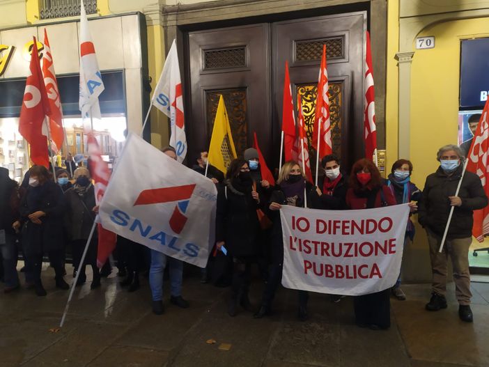 La protesta dei sindacati contro la Legge di Bilancio: “Scarsi investimenti sulla scuola, sciopero imminente”
