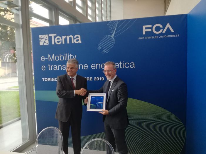 L'auto elettrica che restituisce l'energia inutilizzata: a Mirafiori Torino mette in moto il futuro