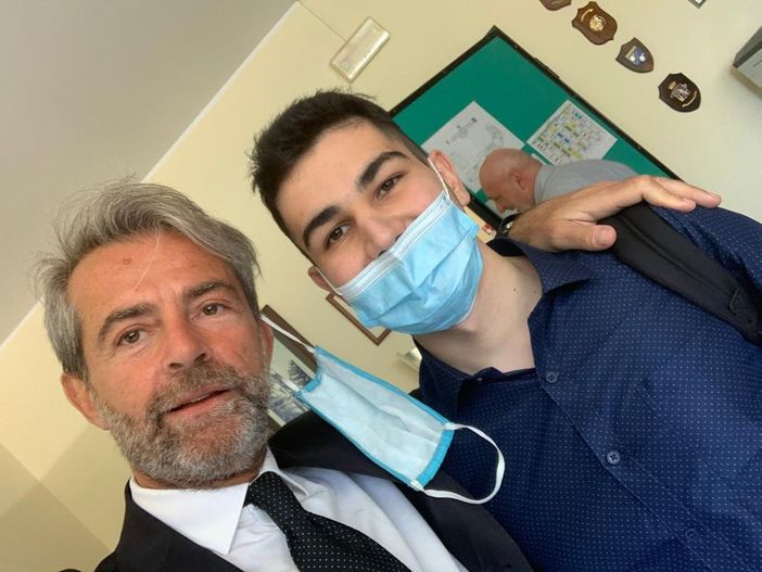 Uccise il padre per difendere la mamma: Alex ha sostenuto l’esame di maturità