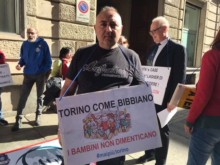 protesta allontanamento zero protesta allontanamento zero