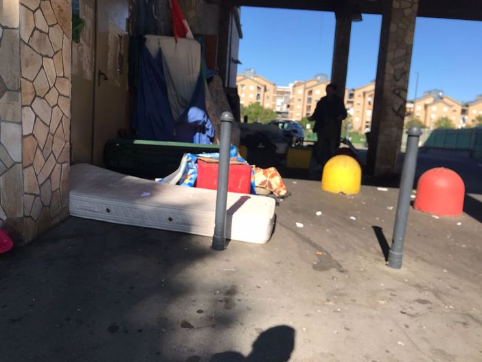 Anagrafe, silenzio e abbandono in Barriera di Milano: “È tutto chiuso da un anno e mezzo” Anagrafe, silenzio e abbandono in Barriera di Milano: “È tutto chiuso da un anno e mezzo”