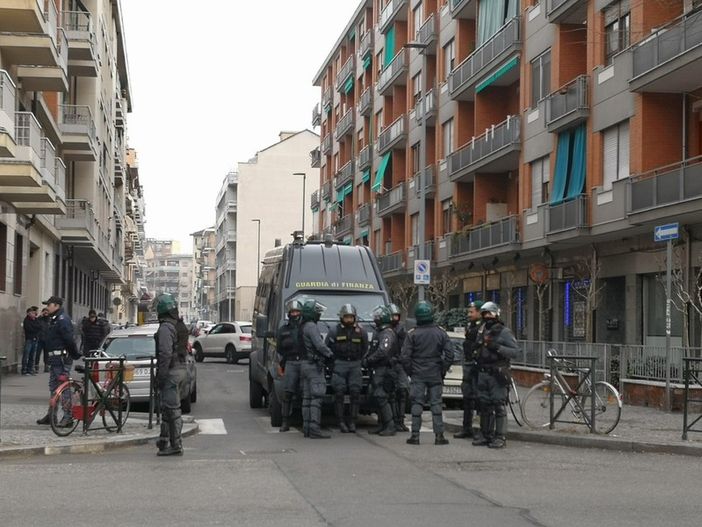 Sgombero asilo via Alessandria, i &quot;dissidenti&quot; del M5S attaccano Appendino: &quot;La politica entusiasta per i manganelli non ci appartiene&quot;