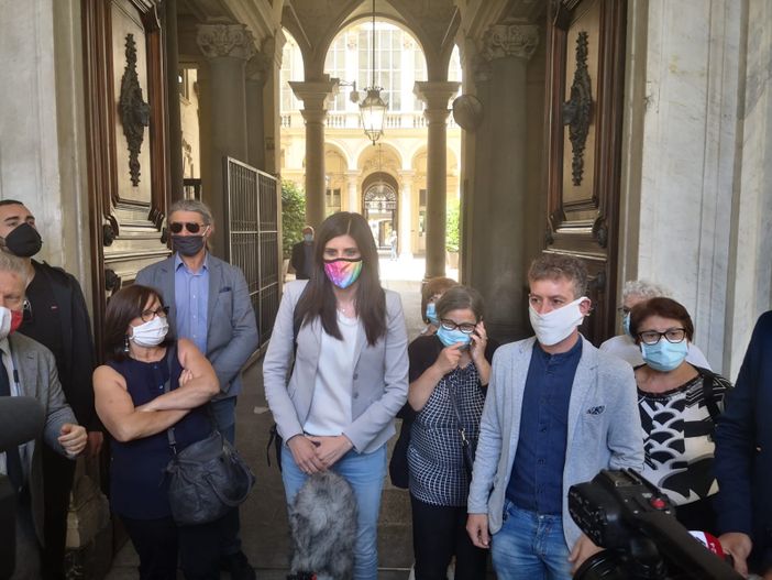 Thyssen, Appendino incontra le mamme: "La città è arrabbiata: non lasceremo sole le famiglie" Thyssen, Appendino incontra le mamme: "La città è arrabbiata: non lasceremo sole le famiglie"