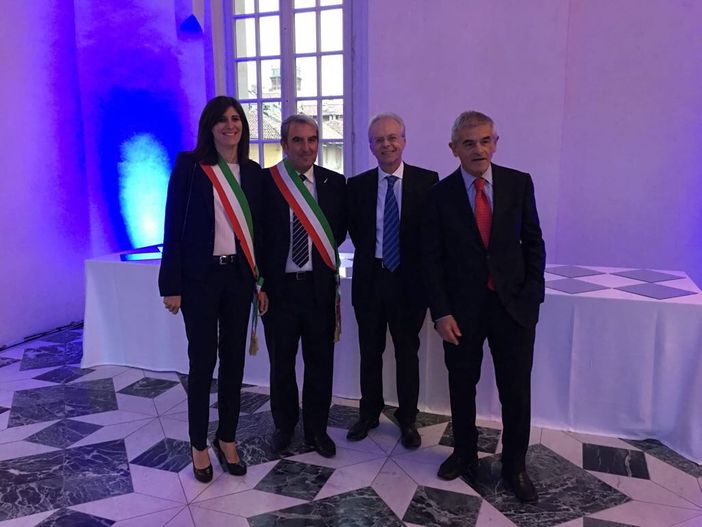 L'altro G7 dei Cinque stelle: &quot;Inutile passerella. I Grandi vengano a vedere l'ex Moi e i campi rom