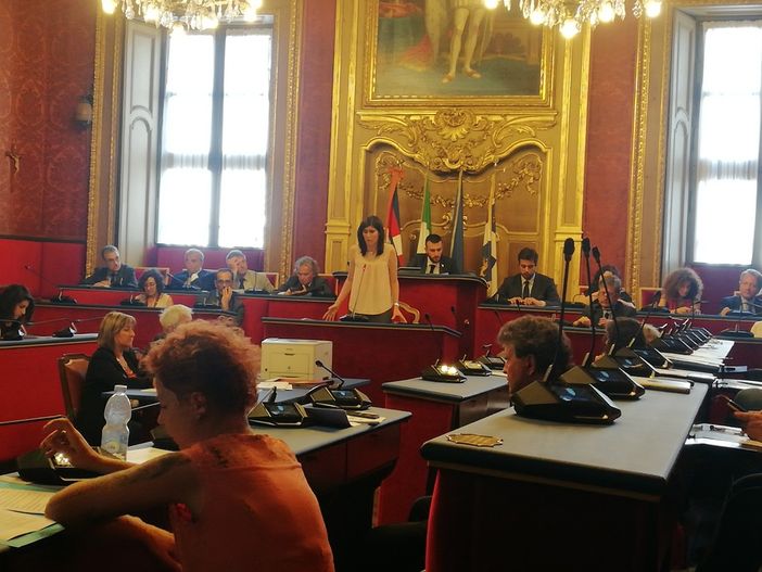 Olimpiadi 2026 a Torino, passa la delibera del M5S: la minoranza si astiene