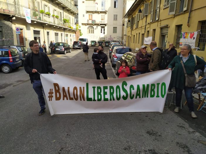 Residenti e associazioni di Porta Palazzo: “Il Balon è di tutti” Residenti e associazioni di Porta Palazzo: “Il Balon è di tutti”