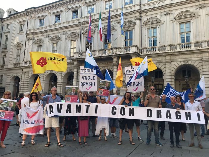 manifestazione pro draghi a torino