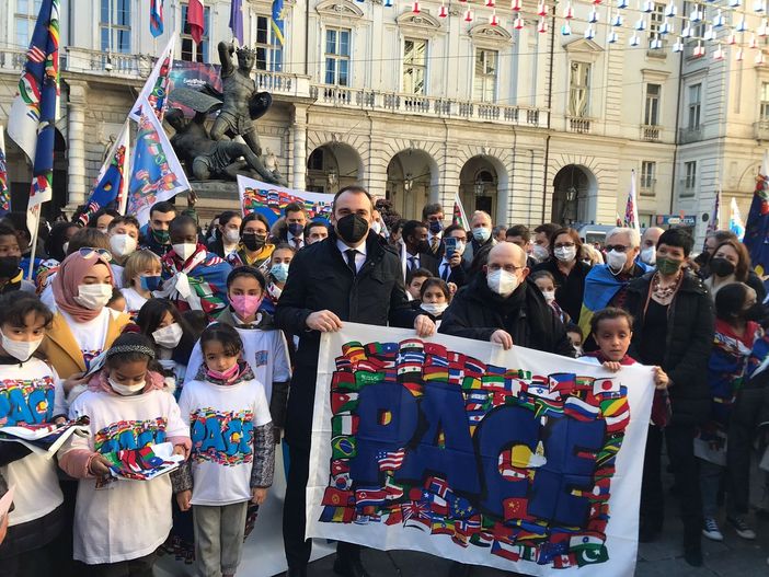 Lo Russo e Olivero bandiera della pace Lo Russo e Olivero bandiera della pace