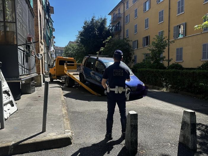 Nelle case popolari vivevano abusivamente i rom, i Civich sgomberano un altro alloggio Nelle case popolari vivevano abusivamente i rom, i Civich sgomberano un altro alloggio