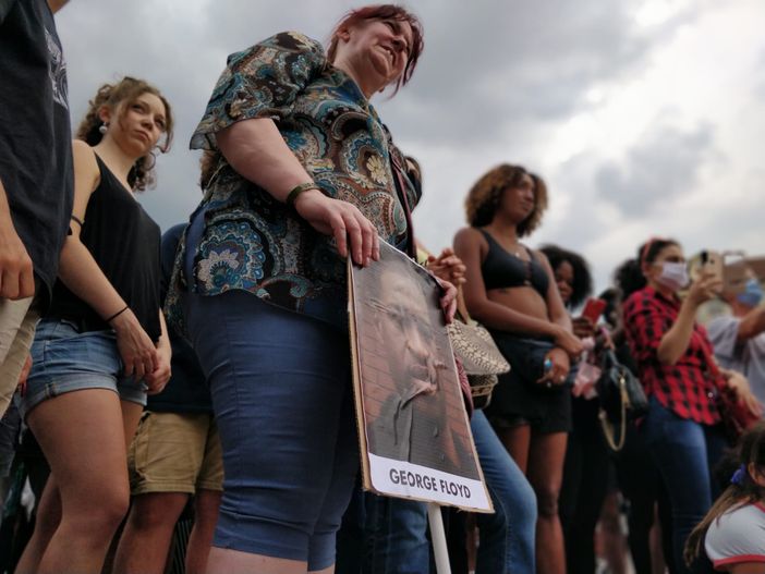 L'urlo dei manifestanti in piazza Castello: &quot;Torino e altre città italiane sono ancora razziste&quot; [FOTO]