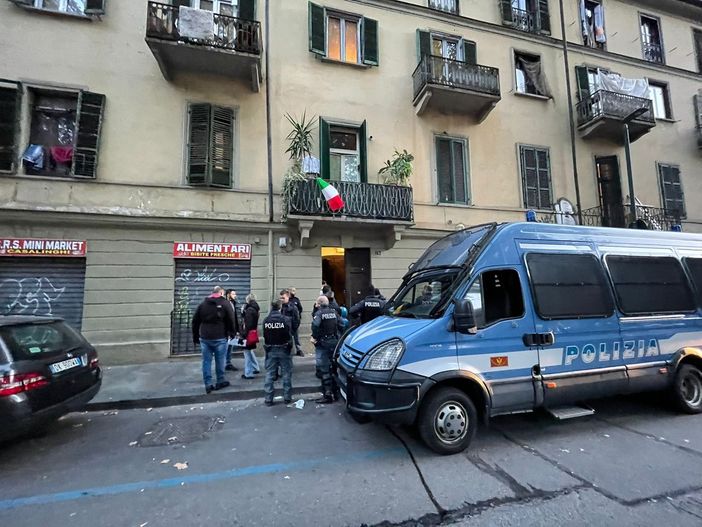 blitz polizia in corso regina