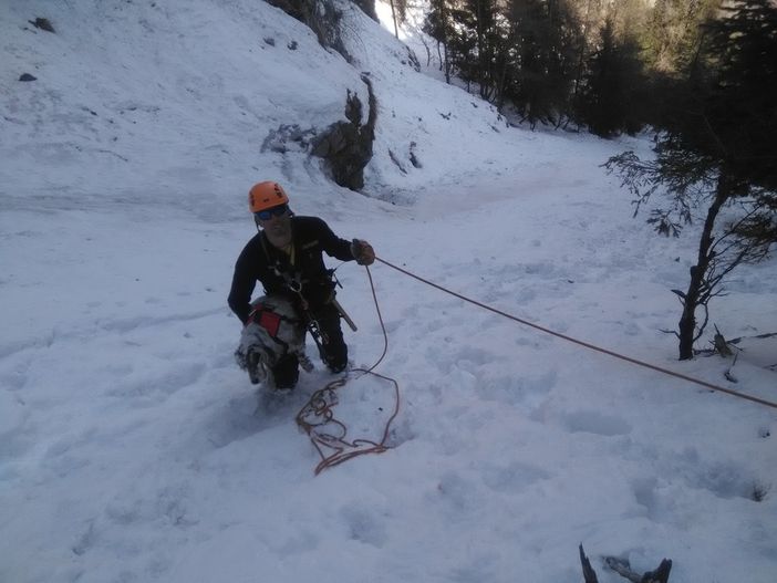Bardonecchia: il cane si perde nella neve e il padrone resta bloccato in una zona impervia