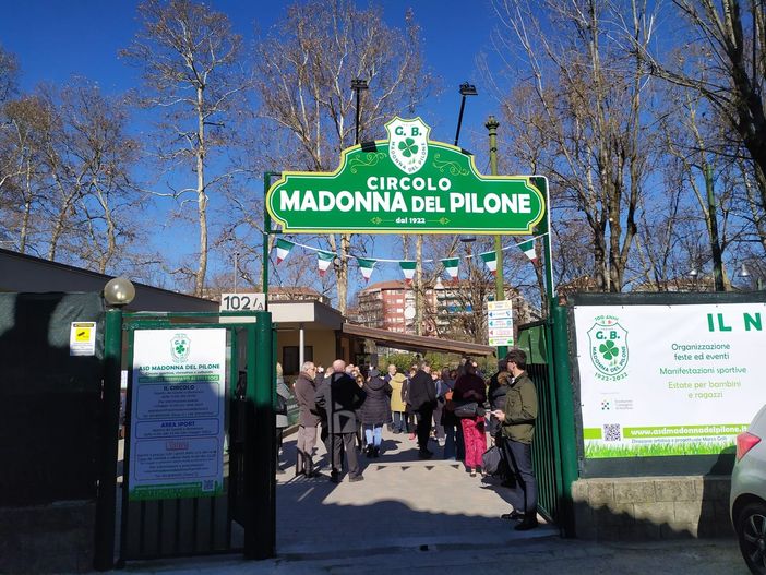 Per i suoi 100 anni la bocciofila Madonna del Pilone si rifà il look per accogliere giovani, adulti e anziani Per i suoi 100 anni la bocciofila Madonna del Pilone si rifà il look per accogliere giovani, adulti e anziani