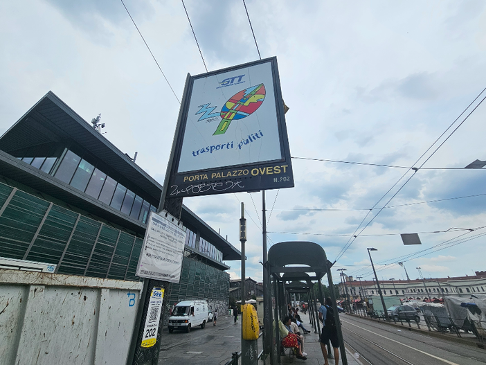 Potatura degli alberi, da lunedì il 16 diventa bus per dieci giorni Potatura degli alberi, da lunedì il 16 diventa bus per dieci giorni