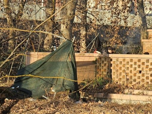 Spacciavano droga all'interno dell'ex Piscina Sempione: arrestati in due dalla Polizia