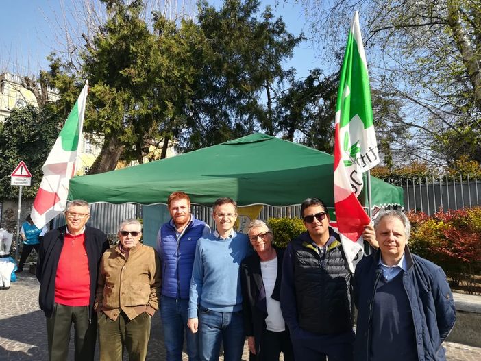 Rivoli: il candidato sindaco del Pd, Emanuele Bugnone, incontra i cittadini. Rivoli: il candidato sindaco del Pd, Emanuele Bugnone, incontra i cittadini.