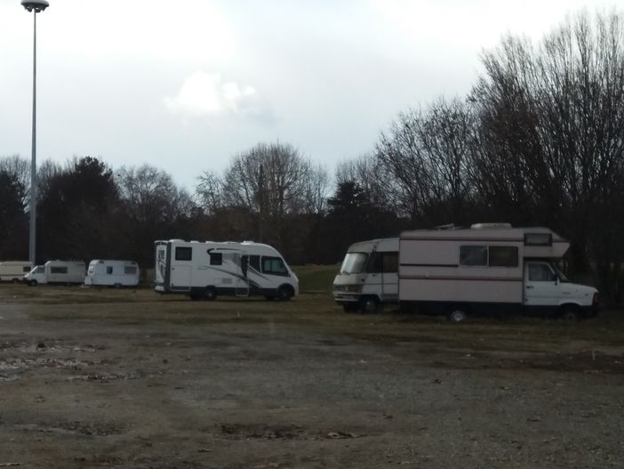 Camper in piazza d'Armi: il mistero dei circensi accampati di Grugliasco