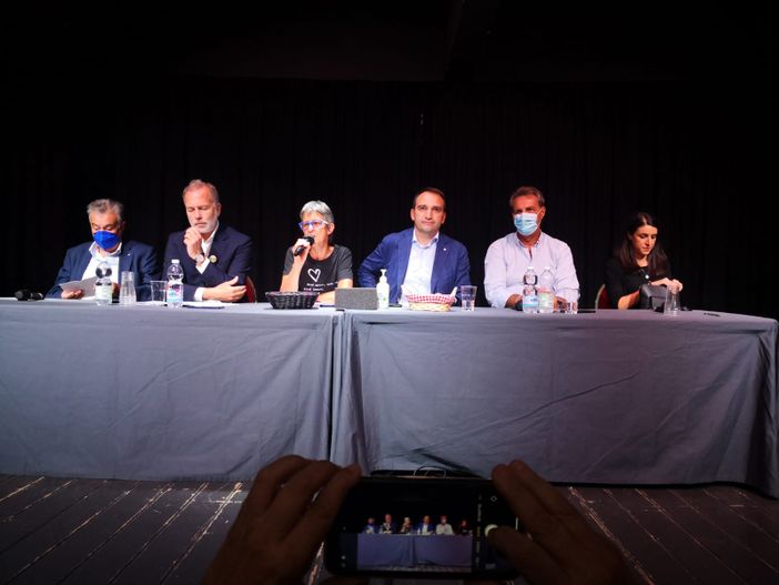 Precarietà e disoccupazione spaventano il 70% dei torinesi. I sindacati ai candidati sindaci: "Confronto vero non di facciata" Precarietà e disoccupazione spaventano il 70% dei torinesi. I sindacati ai candidati sindaci: "Confronto vero non di facciata"