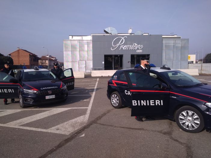 Schiamazzi notturni fuori dalla discoteca di Poirino, denunciati 9 ragazzi