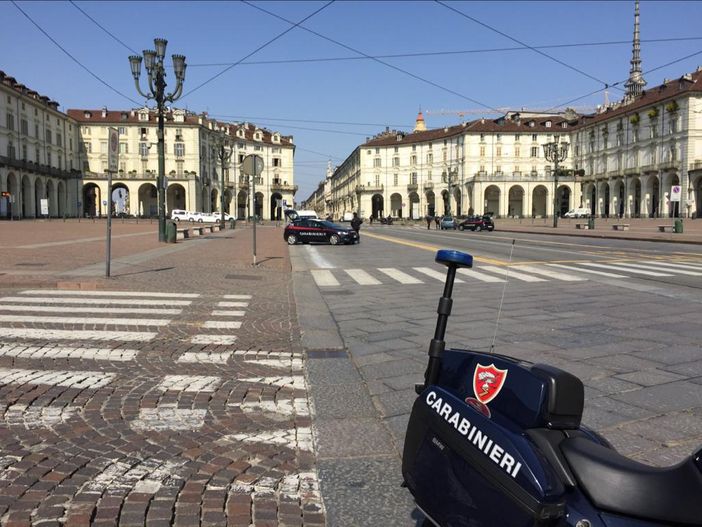 Rubano cellulare ad un anziano, poi lo ricattano per restituirlo: Carabinieri fermano baby gang in rosa Rubano cellulare ad un anziano, poi lo ricattano per restituirlo: Carabinieri fermano baby gang in rosa