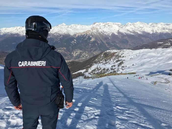 Malore per un 16enne in seggiovia a Prali: ragazzo grave in ospedale