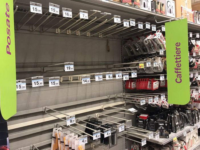 carrefour scaffale vuoto