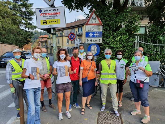 Sulle strade collinari di Torino arrivano i cartelli “salva-ciclisti”