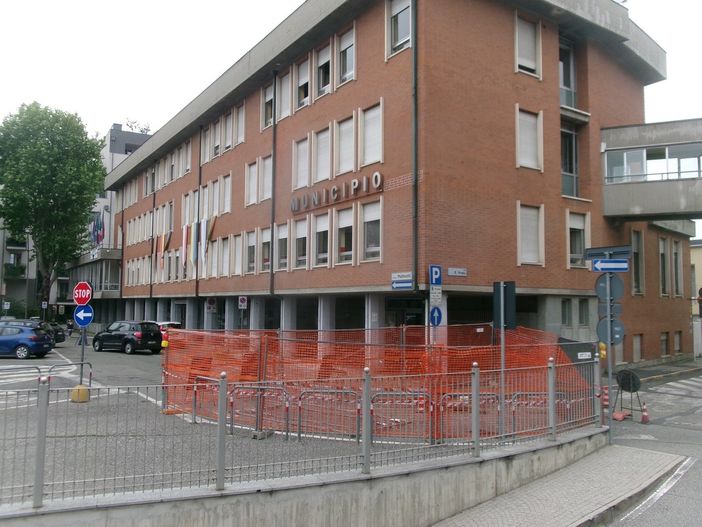 Grugliasco: cede una parte del terreno, chiuso l'accesso al Comune da piazza Matteotti