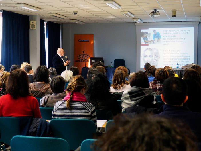 Un pool di associazioni per la gestione del Centro Interculturale Un pool di associazioni per la gestione del Centro Interculturale