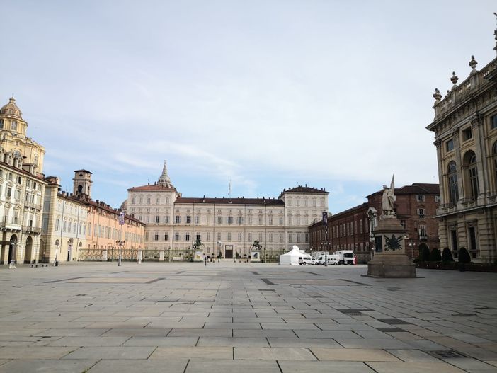 A Pasquetta centro di Torino deserto: il vuoto davanti a Palazzo Madama, Museo Egizio e Mole (FOTO e VIDEO) A Pasquetta centro di Torino deserto: il vuoto davanti a Palazzo Madama, Museo Egizio e Mole (FOTO e VIDEO)