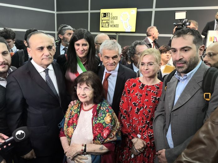 Da Auschwitz al Salone del Libro, Birenbaum:"Sono riuscita a sopravvivere e vedere un mondo diverso" Da Auschwitz al Salone del Libro, Birenbaum:"Sono riuscita a sopravvivere e vedere un mondo diverso"