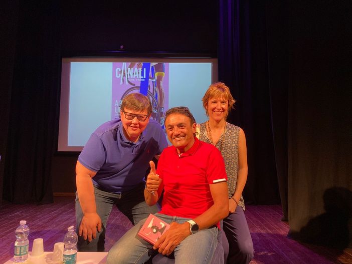 Claudio Chiappucci grande protagonista della seconda edizione del festival &quot;Canali&quot;