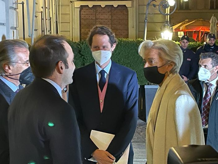 Christine Lagarde a Torino: protesta in piazza Castello Christine Lagarde a Torino: protesta in piazza Castello