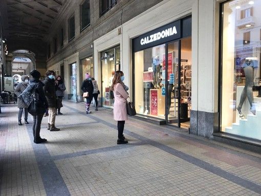 Da lunedì il Piemonte torna in zona gialla, Brusaferro: &quot;Cautela, valori RT in aumento&quot;. Cirio: &quot;Non abbassiamo la guardia&quot;