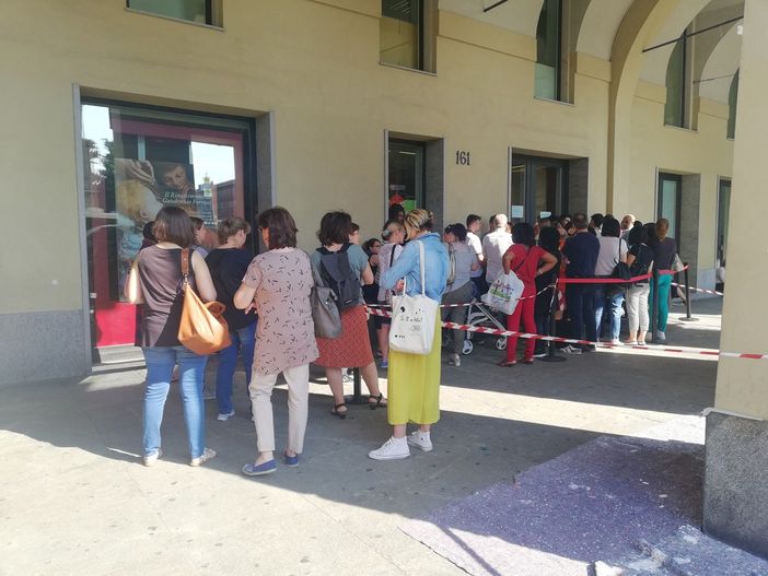 Voucher scuola Regione Piemonte, ultimo giorno per richiederlo: code in piazza Castello Voucher scuola Regione Piemonte, ultimo giorno per richiederlo: code in piazza Castello