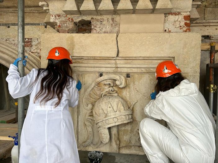 Dalla balaustra di Palazzo Madama, le visite all’unico cantiere verticale accessibile d’Italia [FOTO]