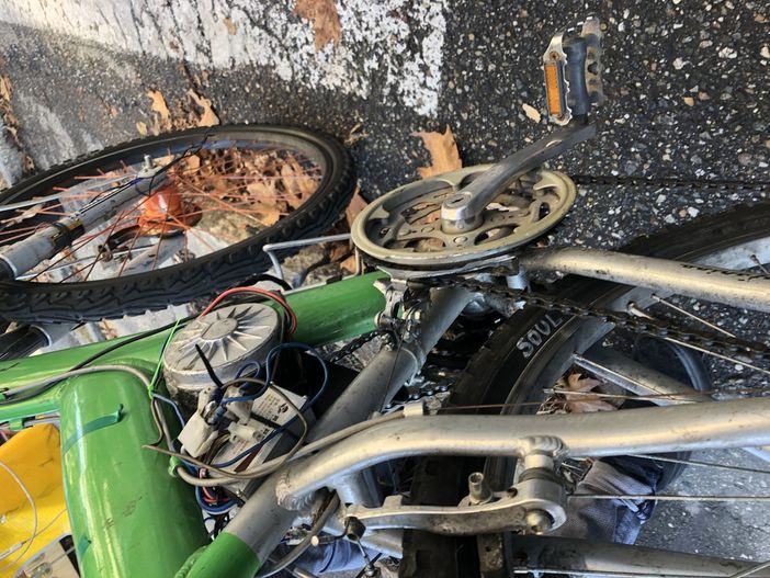 Modifica la bicicletta con un motorino elettrico: sanzionato un 33enne