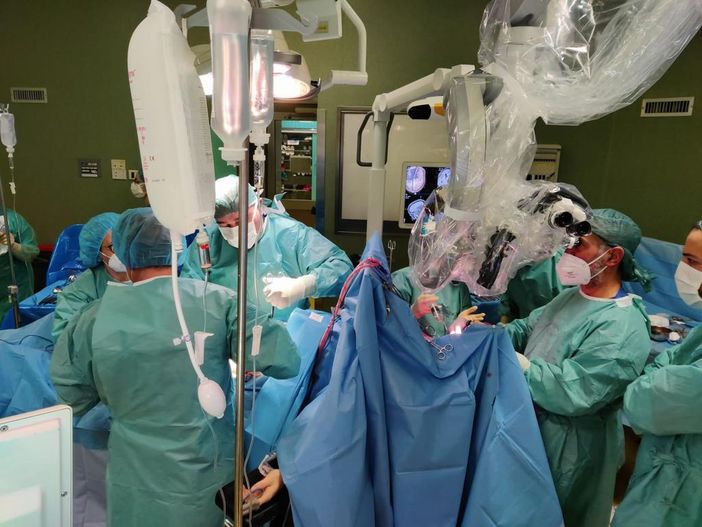 Eccezionale intervento d'urgenza per salvare mamma e figlia: storia a lieto fine all'Ospedale Molinette