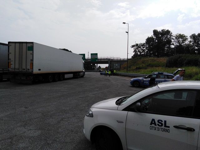 Operazione "Freddo sicuro" della Questura di Torino: sequestrata oltre una tonnellata di merce