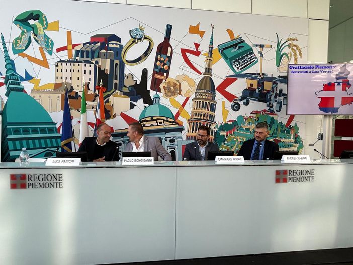 convegno con tavolo relatori convegno con tavolo relatori