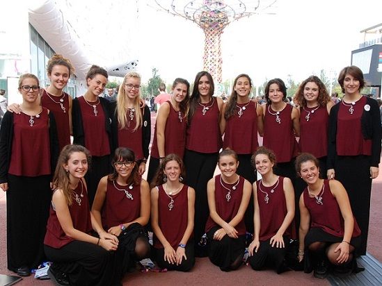 Coro al femminile al teatro Vittoria per l'Accademia Stefano Tempia Coro al femminile al teatro Vittoria per l'Accademia Stefano Tempia