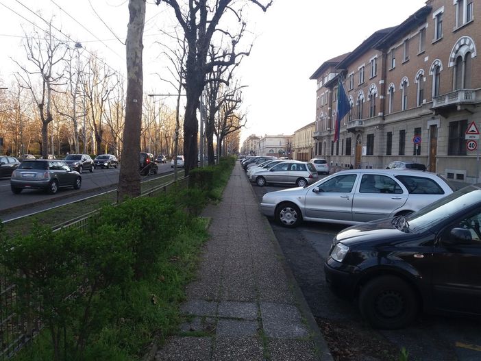 Corso IV Novembre, 60 posti auto recuperati. &quot;Strisce blu? Possibile soluzione al problema parcheggi&quot;