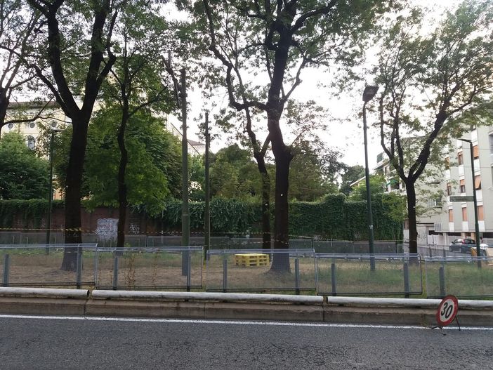 Corso Gabetti parco lineare, ma solo per poco: il Comune promette il ritorno del tram