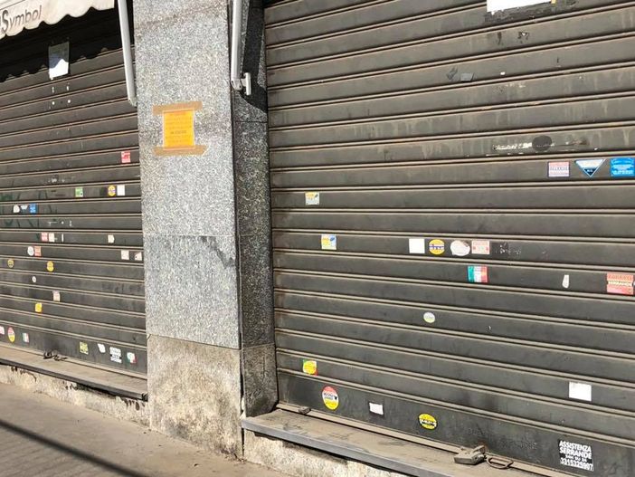 Cantiere Torino-Ceres, l’incubo dei negozianti di corso Grosseto: "Chiudiamo, non possiamo indebitarci per tutta la vita" Cantiere Torino-Ceres, l’incubo dei negozianti di corso Grosseto: "Chiudiamo, non possiamo indebitarci per tutta la vita"