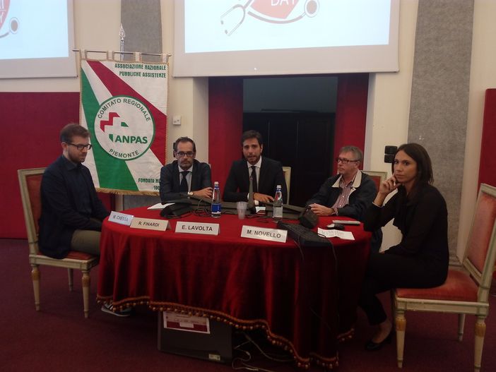 Progetto "Torino città cardioprotetta": defibrillatori nelle otto Circoscrizioni Progetto "Torino città cardioprotetta": defibrillatori nelle otto Circoscrizioni