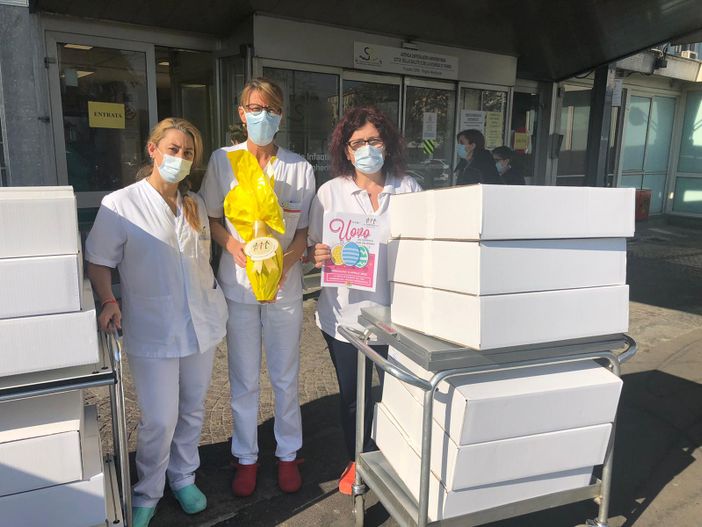 Ail torino dona 100 uova di pasqua ai bambini del reparto oncoematologico pediatrico del Regina Margherita Ail torino dona 100 uova di pasqua ai bambini del reparto oncoematologico pediatrico del Regina Margherita