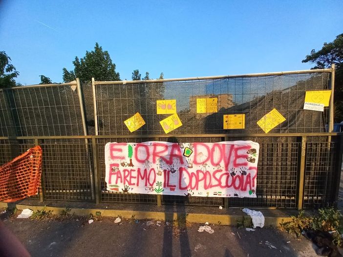 Ponte Mosca con cartelli di protesta