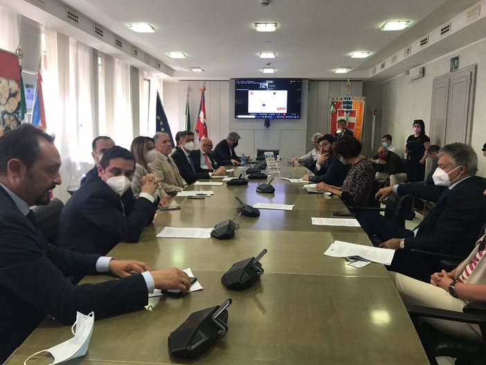 conferenza edisu 18-5-2022 conferenza edisu 18-5-2022