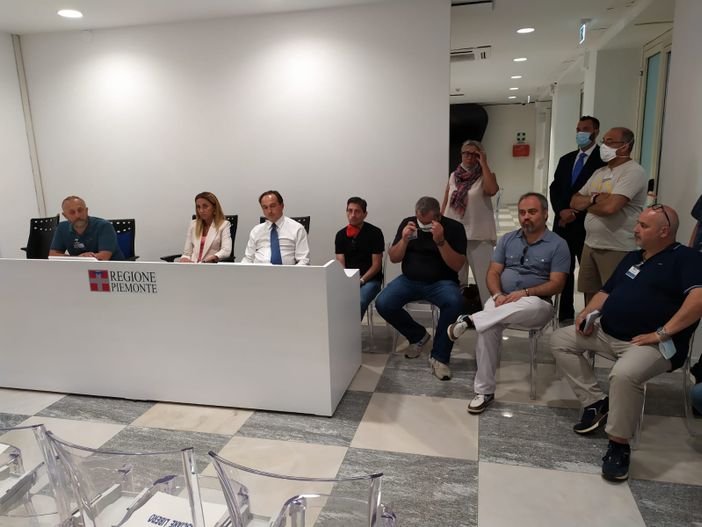 Fallimento ex Embraco, Cirio e sindacati contro il Governo: “Ci sentiamo tutti presi in giro” [VIDEO]