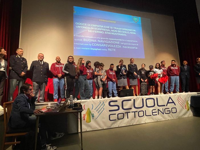 Gentilezza ed empatia le migliori armi per combattere il cyberbullismo